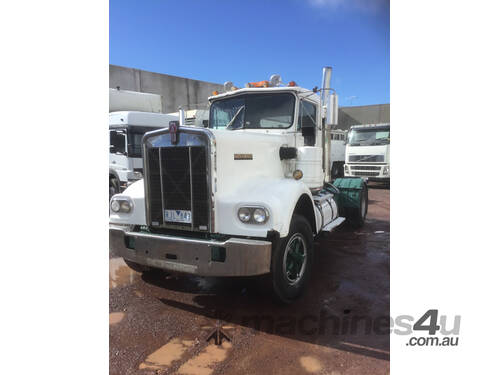 Kenworth W900 Primemover Truck