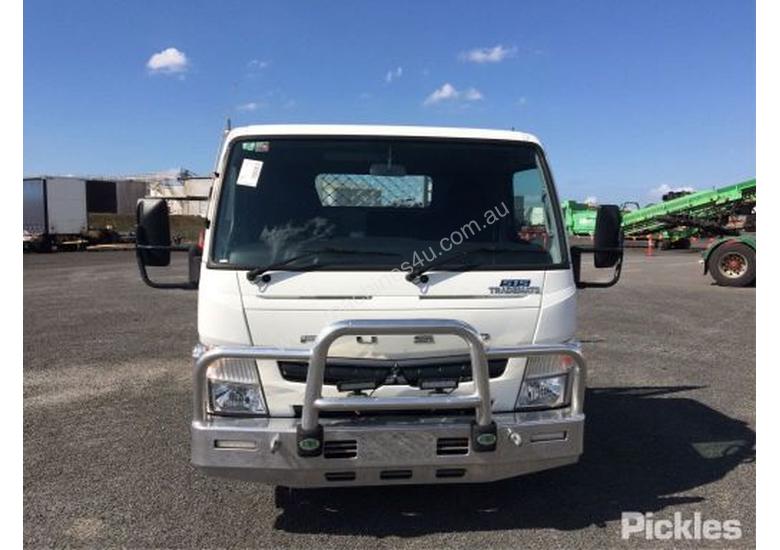 caption 2017 Mitsubishi Canter 515