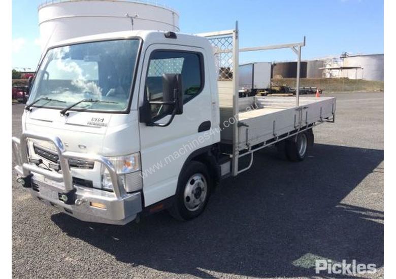 caption 2017 Mitsubishi Canter 515