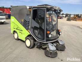 2014 Tennant 636HS Green Machine - picture2' - Click to enlarge