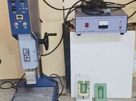 Ultrasonic plastic welding machine  - picture0' - Click to enlarge