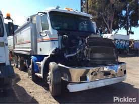 2018 Freightliner Columbia CL112 FLX - picture2' - Click to enlarge