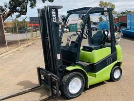 CLARK C25 2.5T CONTAINER MAST LPG FORKLIFT - 4.3m High 2500kg Capacity - picture0' - Click to enlarge