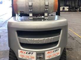 Nissan 3T LPG Forklift  - picture1' - Click to enlarge