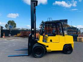 YALE 4T FORK LIFT LPG WIDE MAST FORKLIFT - 5.5m High 4000kg Capacity - picture0' - Click to enlarge
