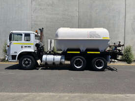 International Acco 2250E Water truck Truck - picture0' - Click to enlarge