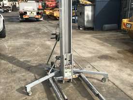 Used Genie Duct Lift Sydney - picture0' - Click to enlarge