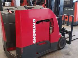  Raymond 420-C35TT 2013 Model High reach stand up 6375mm max lift - picture2' - Click to enlarge
