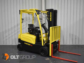 Hyster J1.8XN Electric Forklift 4 Wheel Battery Electric Very Low Hours Container Mast Sideshift - picture2' - Click to enlarge