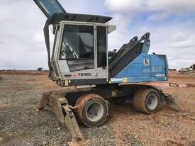 Used 2015 Fuchs MHL320D Material Handler - picture0' - Click to enlarge