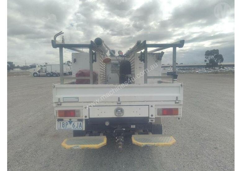 caption Toyota Landcruiser 76/78/79 Series