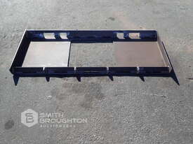 SKID STEER UNIVERSAL MOUNTING PLATE (UNUSED) - picture0' - Click to enlarge