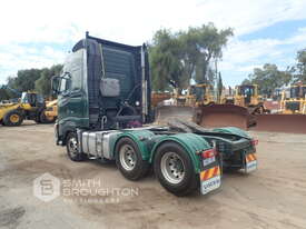 2004 VOLVO FH MK2 6X4 PRIME MOVER - picture2' - Click to enlarge