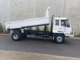 Mitsubishi FM415 Tipper Truck - picture0' - Click to enlarge