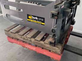 Forklift Bale Clamp -White System - picture0' - Click to enlarge