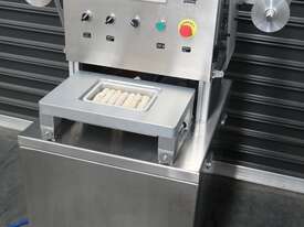 CPM Tray Sealer - picture0' - Click to enlarge