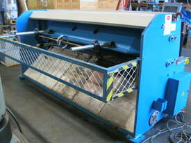 Pacific 2450mm x 4mm Hydraulic Guillotine - picture1' - Click to enlarge