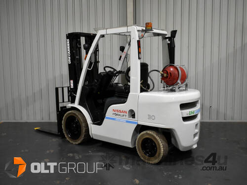 Unicarriers Nissan 3 Tonne Forklift 4.3m Container Mast Sideshift Fork Positioner LPG with EFI Engin