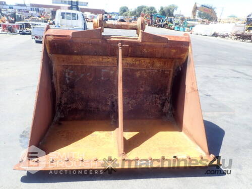 2200MM EXCAVATOR BATTER BUCKET