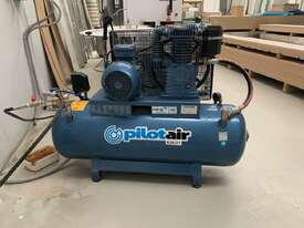 Pilot Air Compressor w Air Dryer  - picture0' - Click to enlarge