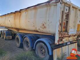 2005 HOWARD PORTER TRI AXLE REAR TIPPING TRAILER - picture1' - Click to enlarge