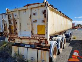 2005 HOWARD PORTER TRI AXLE REAR TIPPING TRAILER - picture2' - Click to enlarge