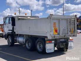 2003 Nissan UD CWB483 - picture2' - Click to enlarge