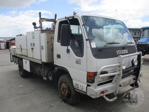 Isuzu NPR400