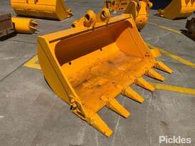 1200mm Bucket - Excavator Pick-up Dimensions - Pin Diameter: 50mm, Pin Centre: 240mm, Ear Width: 160 - picture0' - Click to enlarge