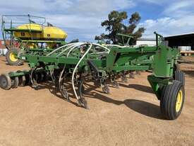 2004 John Deere 1820 Air Drills - picture0' - Click to enlarge