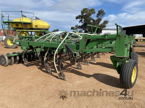 2004 John Deere 1820 Air Drills