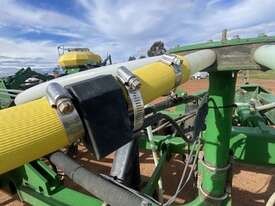 2004 John Deere 1820 Air Drills - picture2' - Click to enlarge