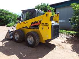 Wheeled skid steer - picture1' - Click to enlarge