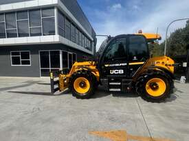 JCB532.70 Agri Super Telehandler 2020 Model 216 hours with forks, Hay Forks & GP  - picture0' - Click to enlarge