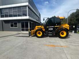 JCB532.70 Agri Super Telehandler 2020 Model 216 hours with forks, Hay Forks & GP  - picture0' - Click to enlarge