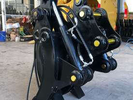 Hydraulic Grab to suit 1.5 to 2.5 Tonne Excavator - picture0' - Click to enlarge