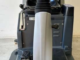 Nilfisk Advance Advenger 3400ST rider scrubber/dryer - picture2' - Click to enlarge