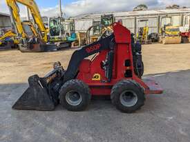 2004 DINGO 950P MINI LOADER - picture2' - Click to enlarge