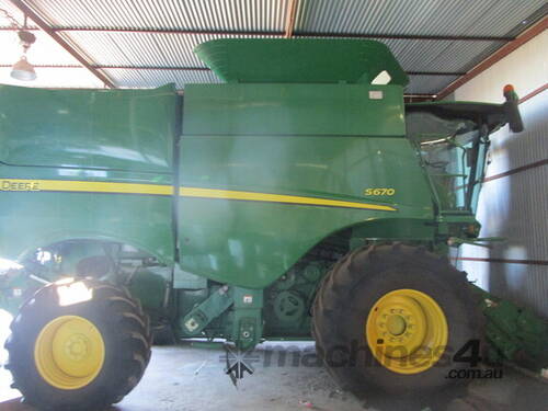 2012 John Deere S670 Combines