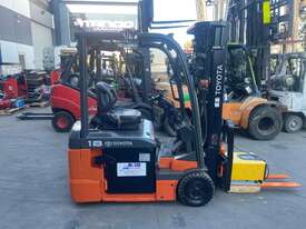 2018 Toyota 3 wheel battery electric forklift - picture0' - Click to enlarge