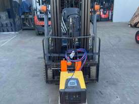 2018 Toyota 3 wheel battery electric forklift - picture2' - Click to enlarge