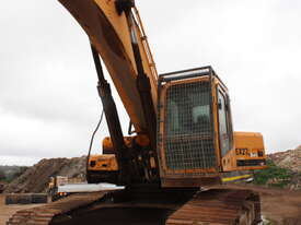 HYUNDAI EXCAVATOR 30 TONNE - picture1' - Click to enlarge