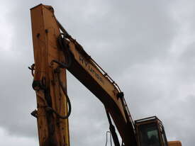 HYUNDAI EXCAVATOR 30 TONNE - picture2' - Click to enlarge