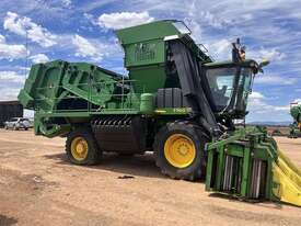 2011 JOHN DEERE 7760 COTTON PICKER - picture2' - Click to enlarge