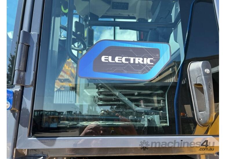 caption Electric Wheel Loader 19T with Zero-Emission