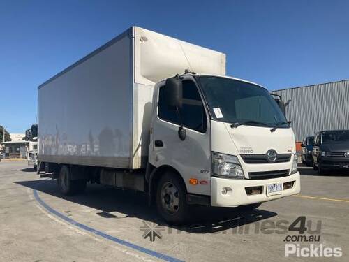 2016 Hino 300 917 Pantech (Day Cab)