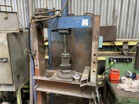 Custom Made Hydraulic Press - picture2' - Click to enlarge