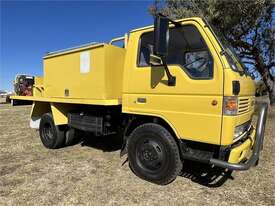 GRAND MOTOR GROUP - 1994 MAZDA T3500 Fire Truck - picture0' - Click to enlarge