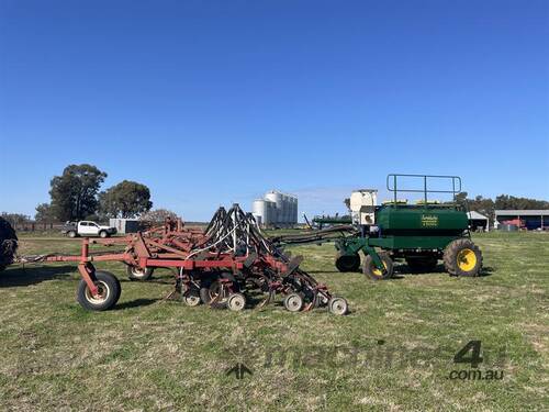 MORRIS 9000 SERIES CULTIVATOR W 4500 SEED CART