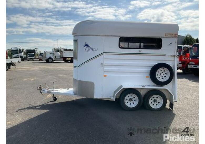 Buy Used 2003 Karakar 2003 Kara Kar 2 Horse XLT Dual Axle Horse Float